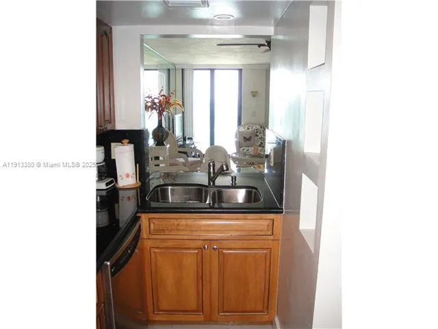 $3,900 | Millionaire's Row, Miami Beach, FL 33140