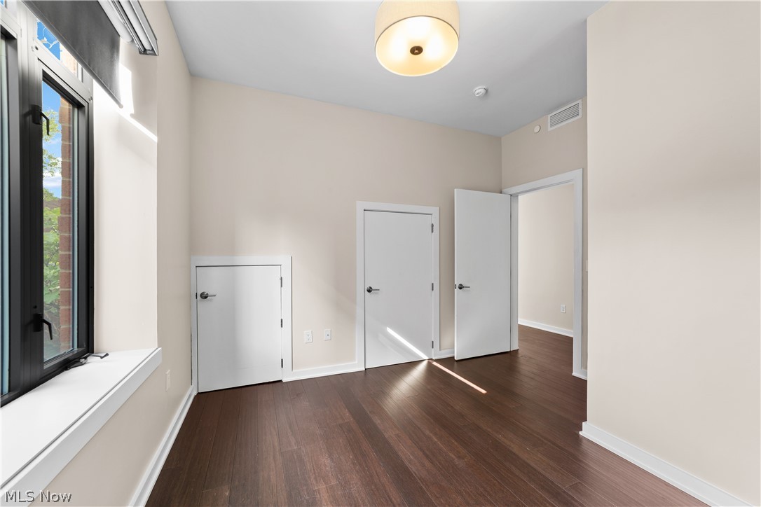 2044 Random Road, Unit 102 Cleveland, OH 44106 - Photo 31 of 38 Great 1st floor bedroom