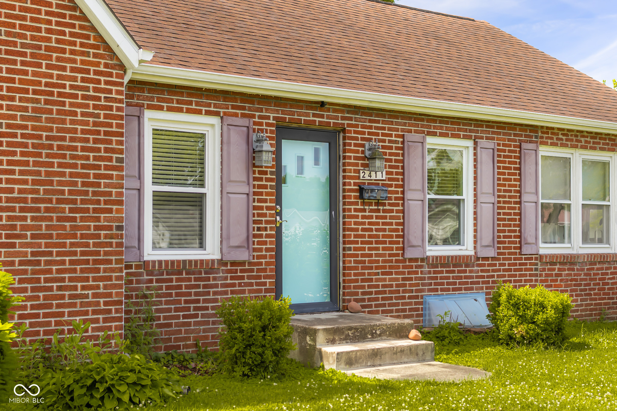 2411 Ohio Avenue Columbus, IN 47201 - Photo 4 of 49