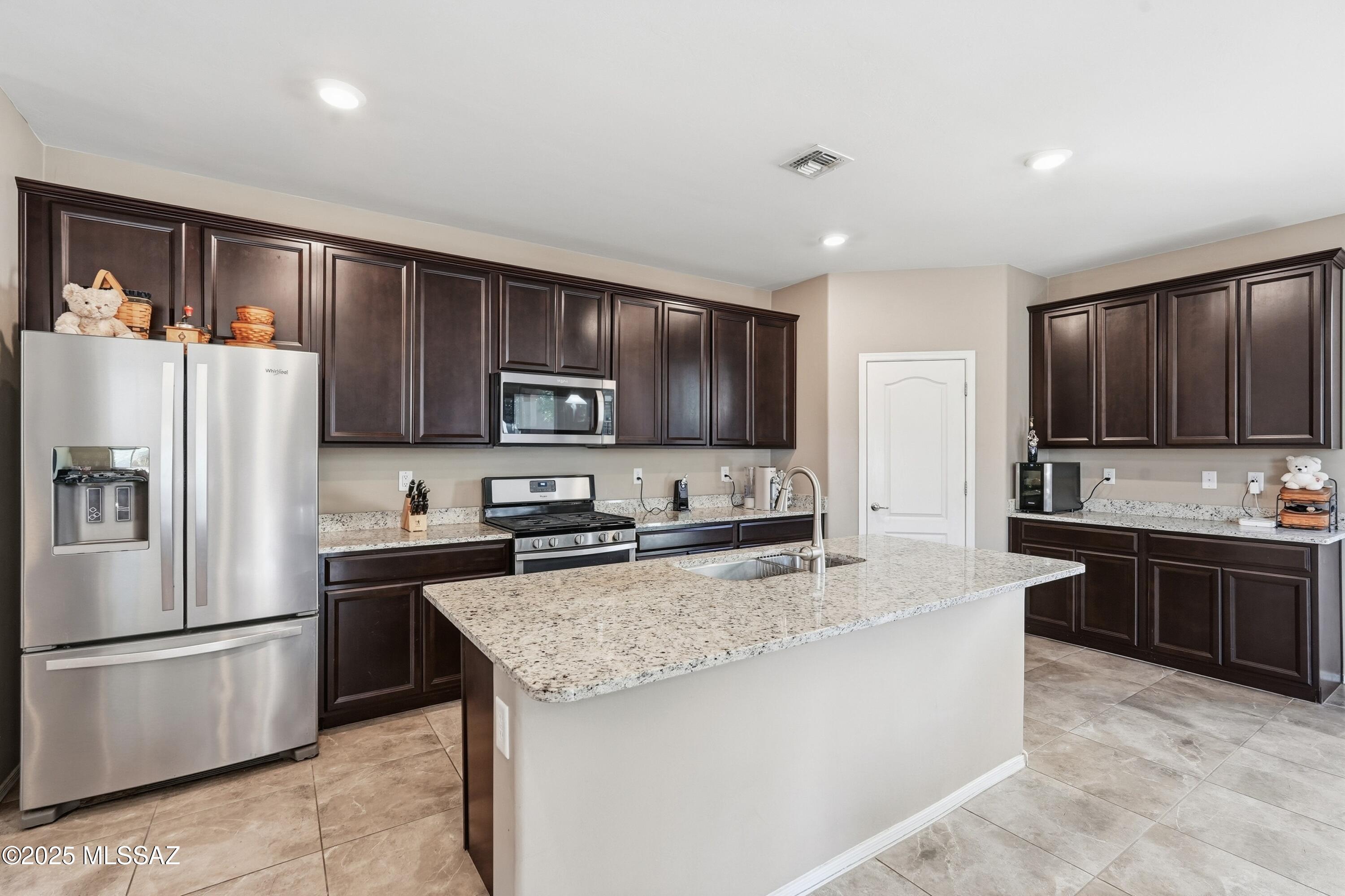 9593 South Trapper Ridge Drive Tucson, AZ 85747 - Photo 15 of 44