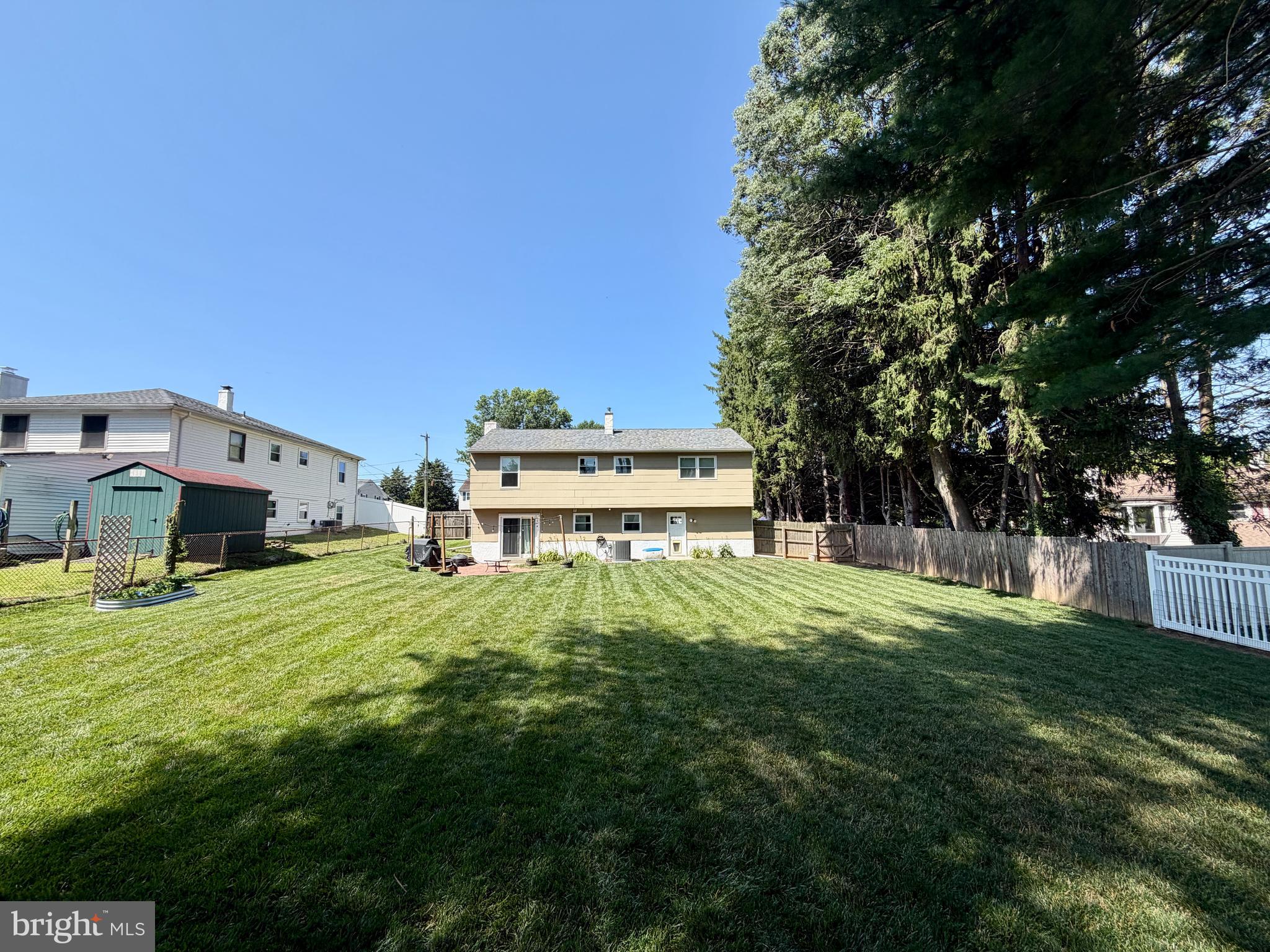 697 Cherry Tree Road Upper Chichester, PA 19014 - Photo 6 of 8
