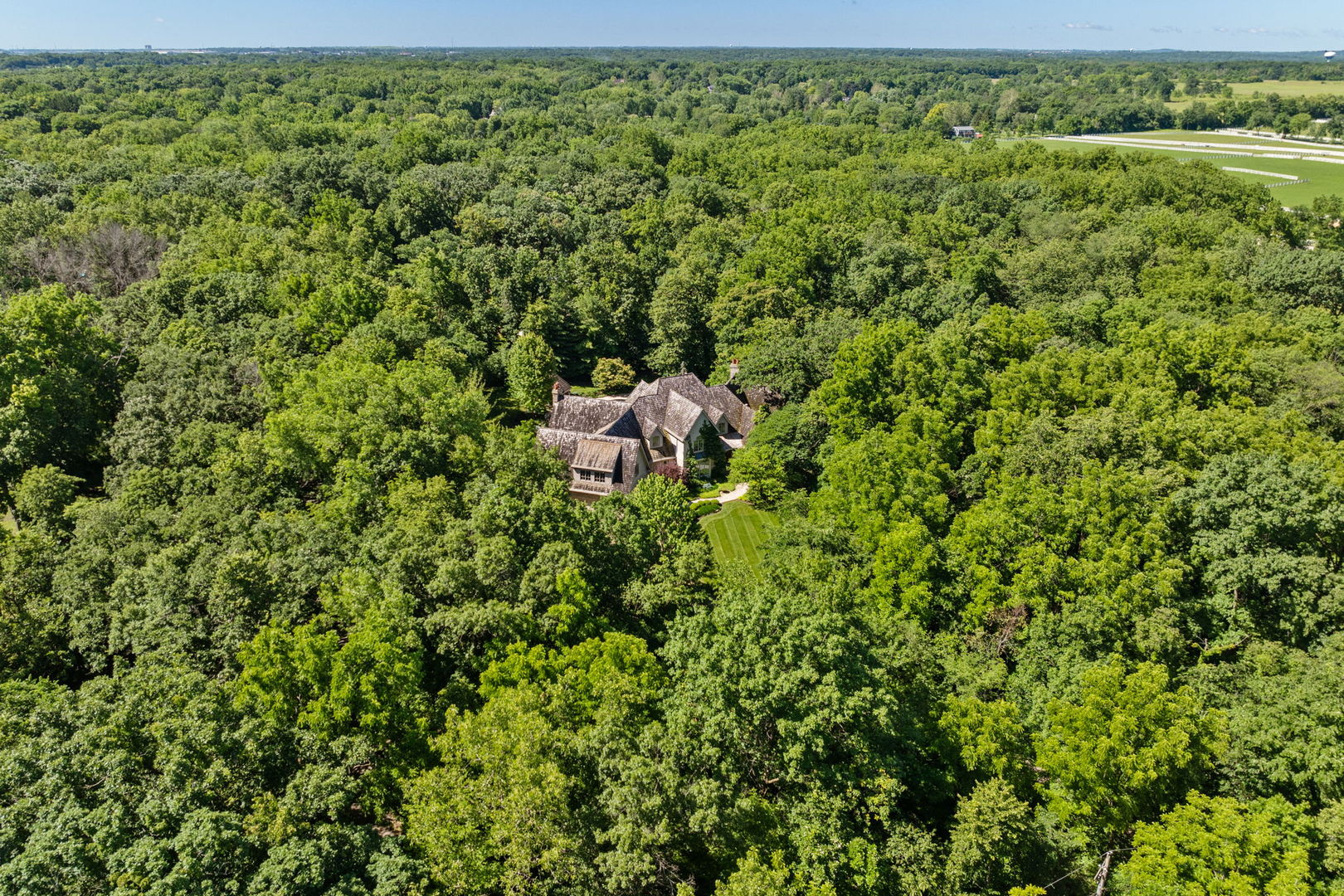 33W551 Hub Road Wayne, IL 60184 - Photo 5 of 57