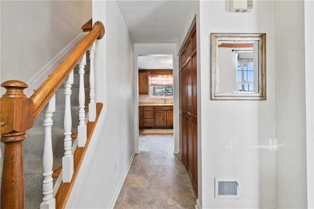 120 Mallard Drive McKees Rocks, PA 15136 - Photo 11 of 29