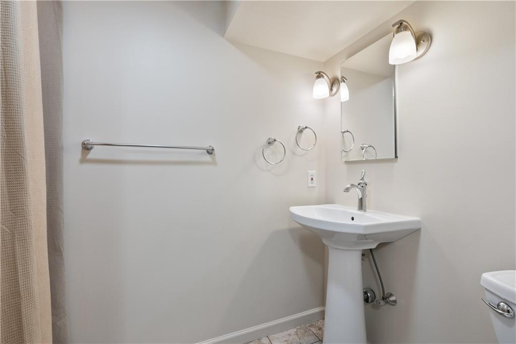 120 Mallard Drive McKees Rocks, PA 15136 - Photo 16 of 29