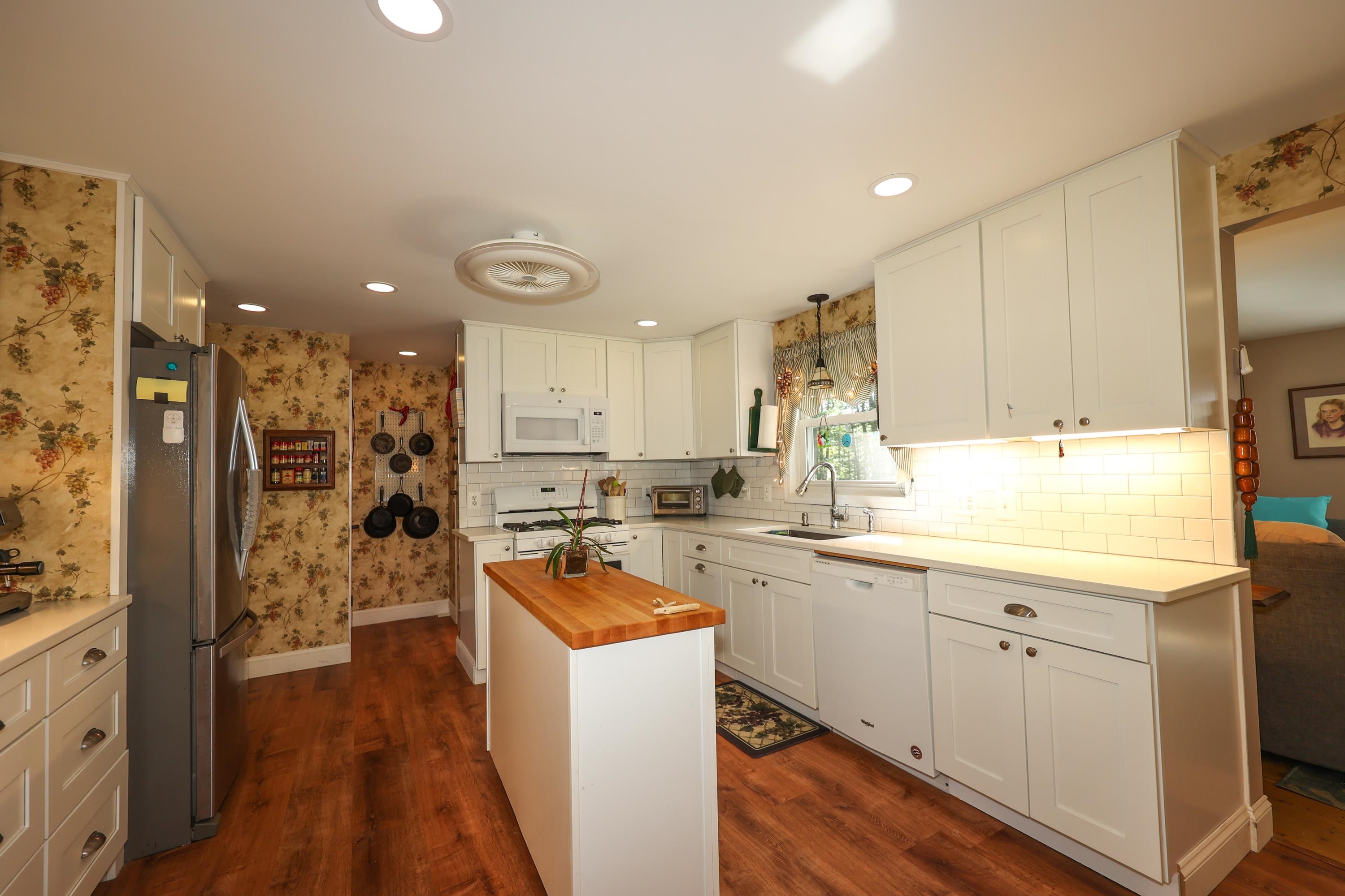 9 Purington Lane, Unit A Hampton, NH 03842 - Photo 8 of 29 Gallery Image 8