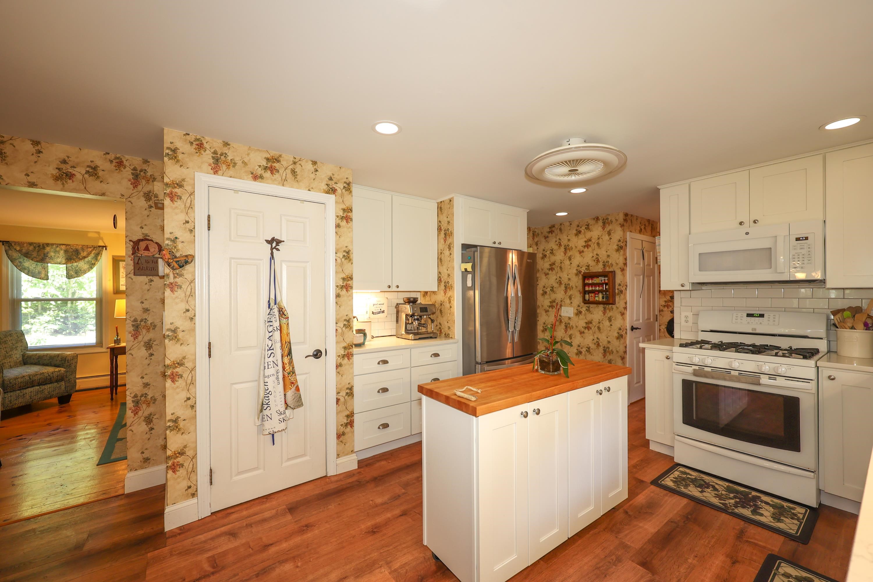 9 Purington Lane, Unit A Hampton, NH 03842 - Photo 9 of 29 Gallery Image 9