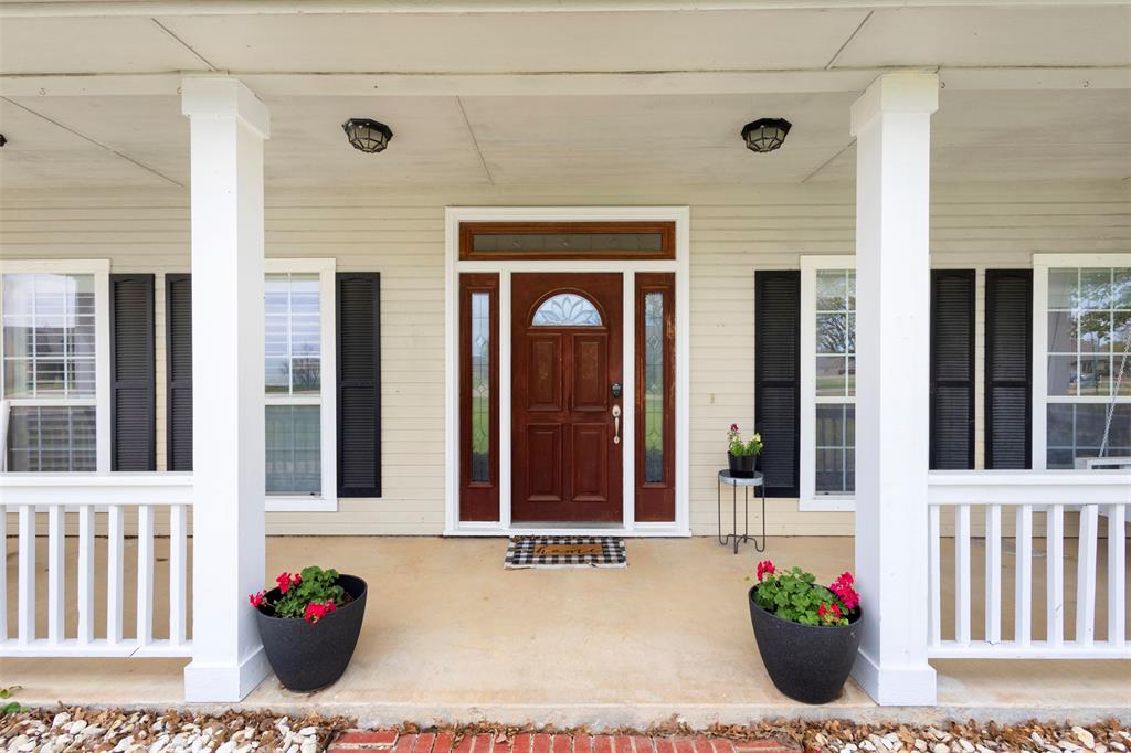 2000 Pin Oak Drive Kaufman, TX 75142 - Photo 3 of 40 front view of a brick house