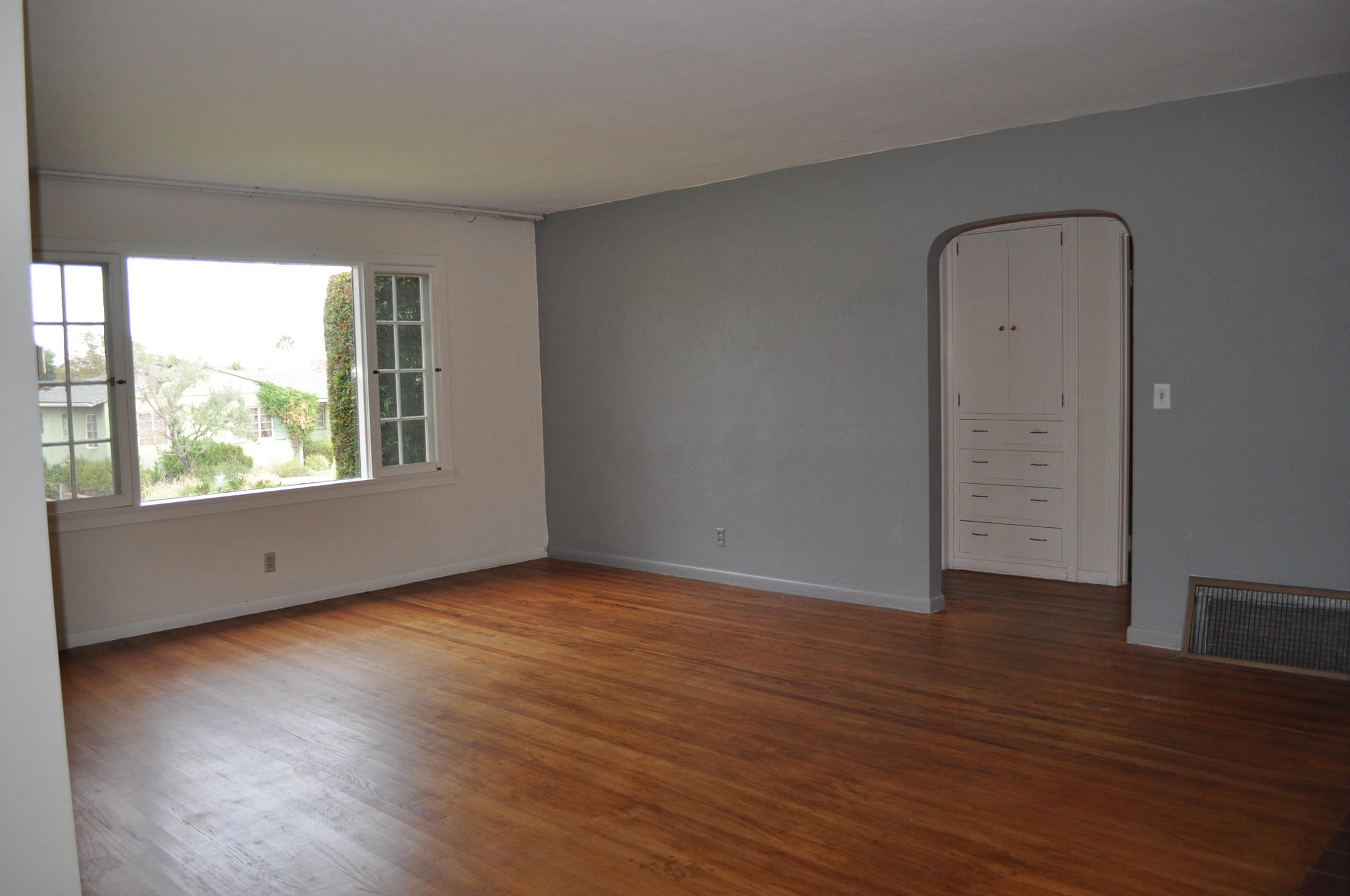 2737 El Prado Road Santa Barbara, CA 93105 - Photo 14 of 28 Living Room