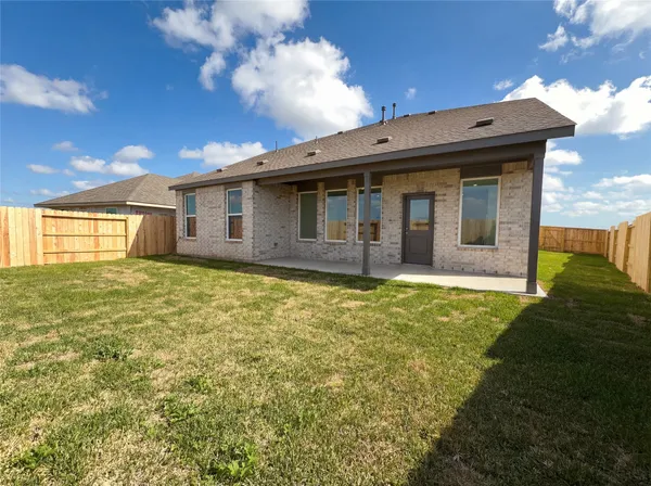 $333,000 | 2047 Emerald Lk Trail, Dayton, TX 77535