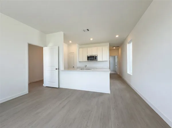 $333,000 | 2047 Emerald Lk Trail, Dayton, TX 77535
