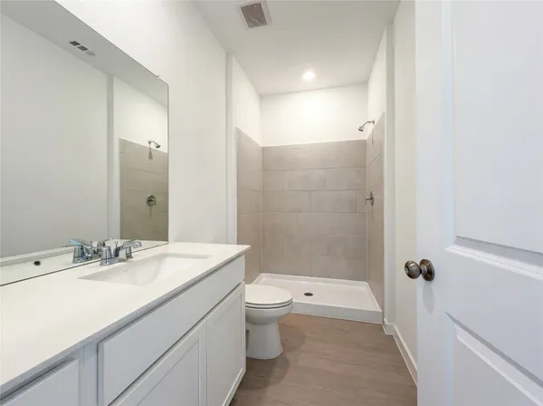 $333,000 | 2047 Emerald Lk Trail, Dayton, TX 77535