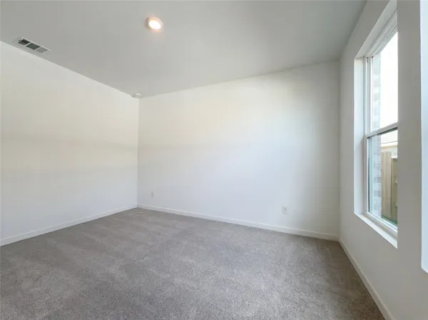 $333,000 | 2047 Emerald Lk Trail, Dayton, TX 77535