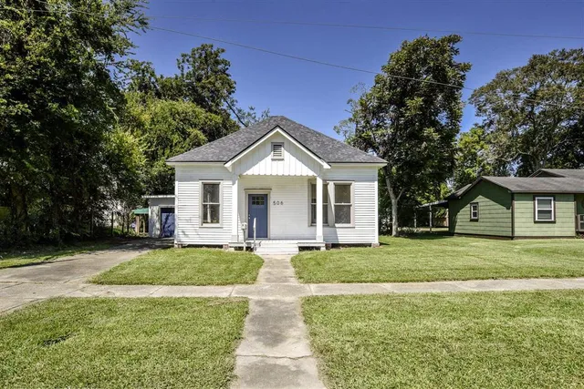 $139,000 | 506 East Plaquemine Street, Jennings, LA 70546