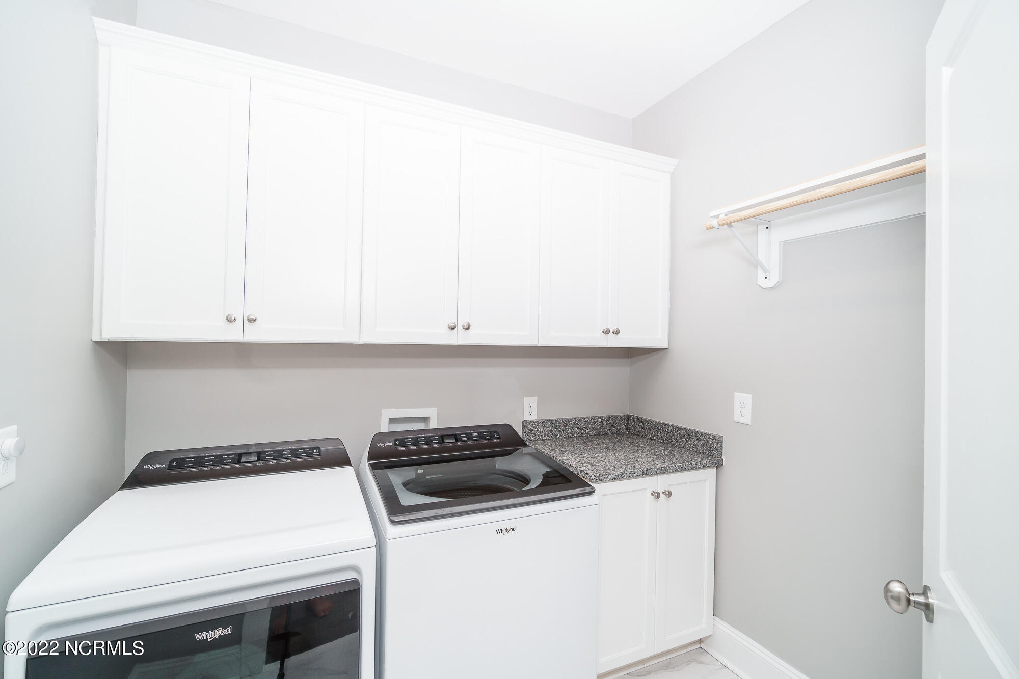 134 Ocean Bluff Drive Atlantic Beach, NC 28512 - Photo 27 of 64 Laundry room in primary suite