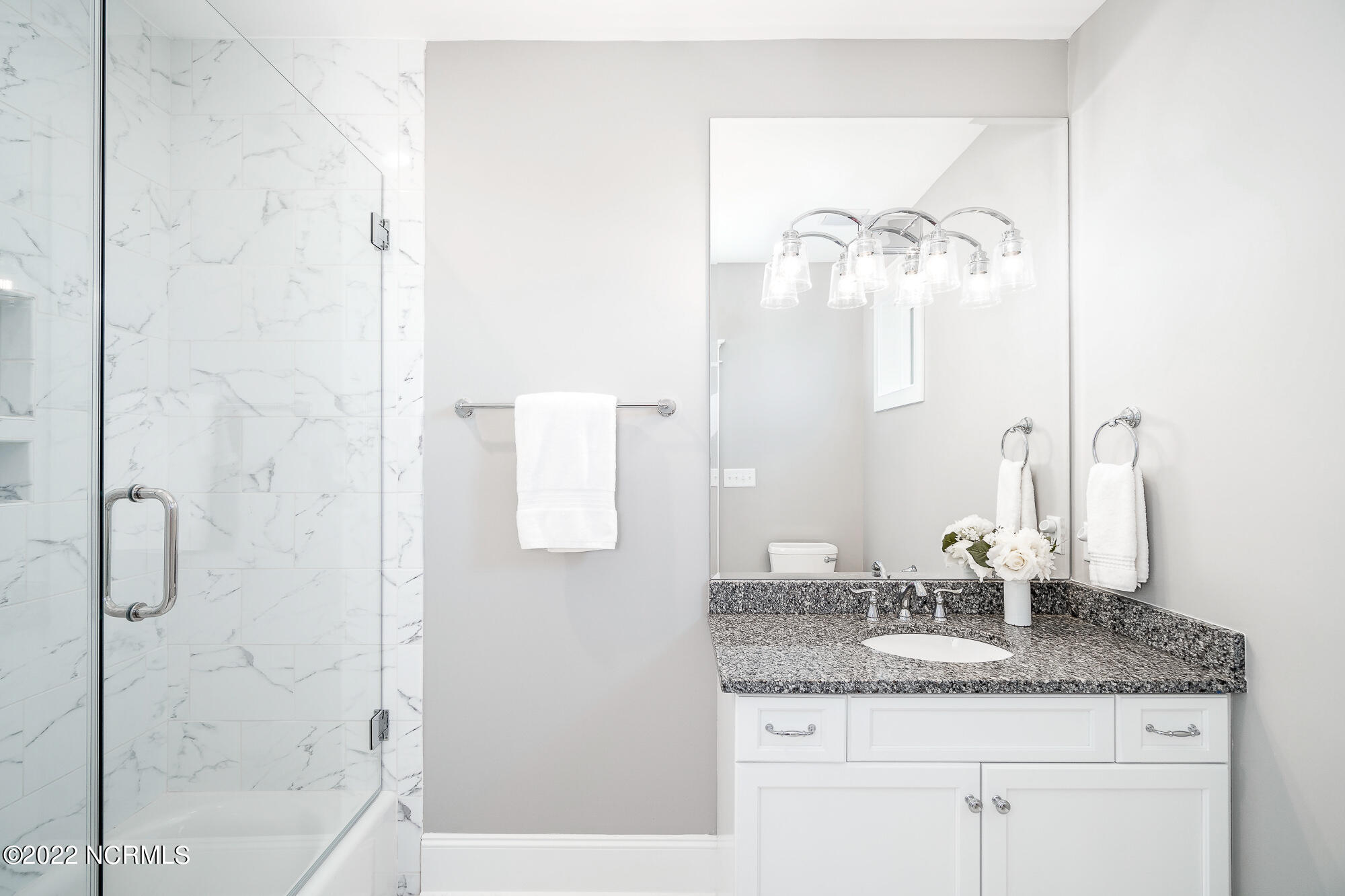 134 Ocean Bluff Drive Atlantic Beach, NC 28512 - Photo 37 of 64 Full guest bathroom