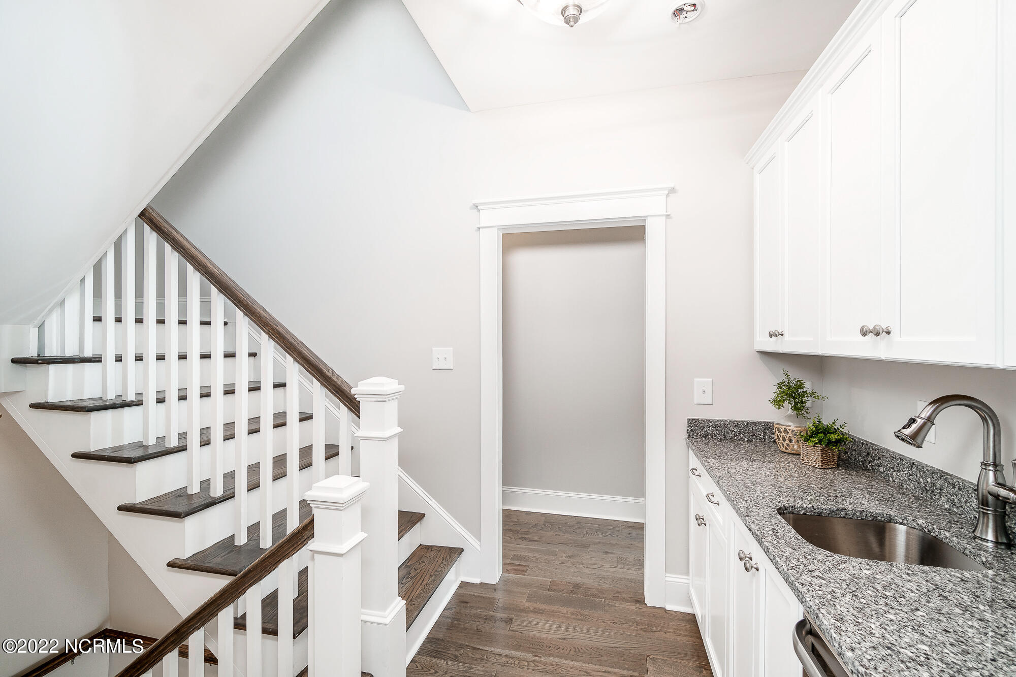 134 Ocean Bluff Drive Atlantic Beach, NC 28512 - Photo 38 of 64 Second floor landing