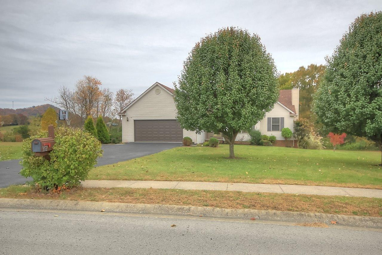 352 Ridgeview Drive Berea, KY 40403 - Photo 4 of 37 Photo 4