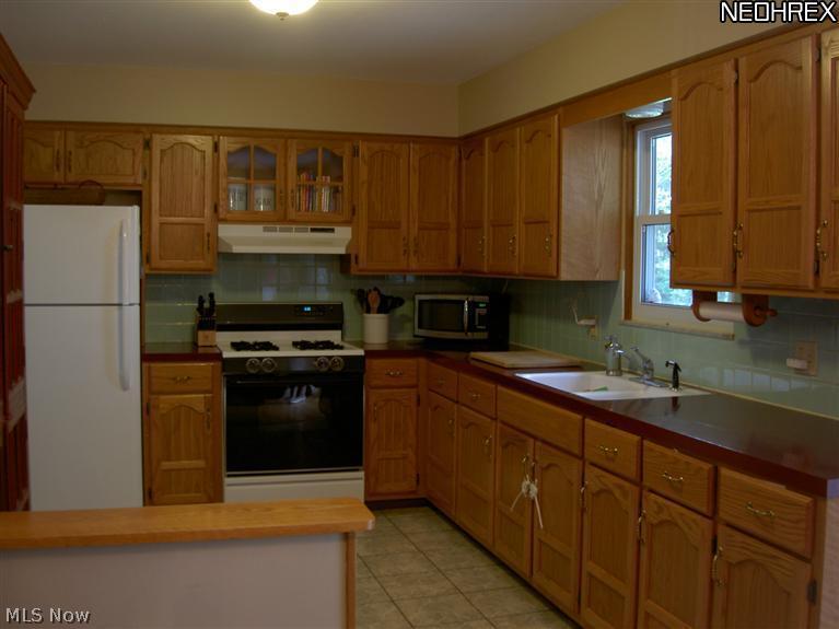 2973 Greenridge Road Norton, OH 44203 - Photo 4 of 9 Gallery Image 4