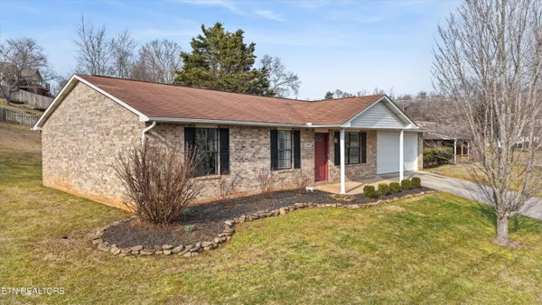 $359,900 | 2007 Tuscany Gardens Drive, Powell, TN 37849