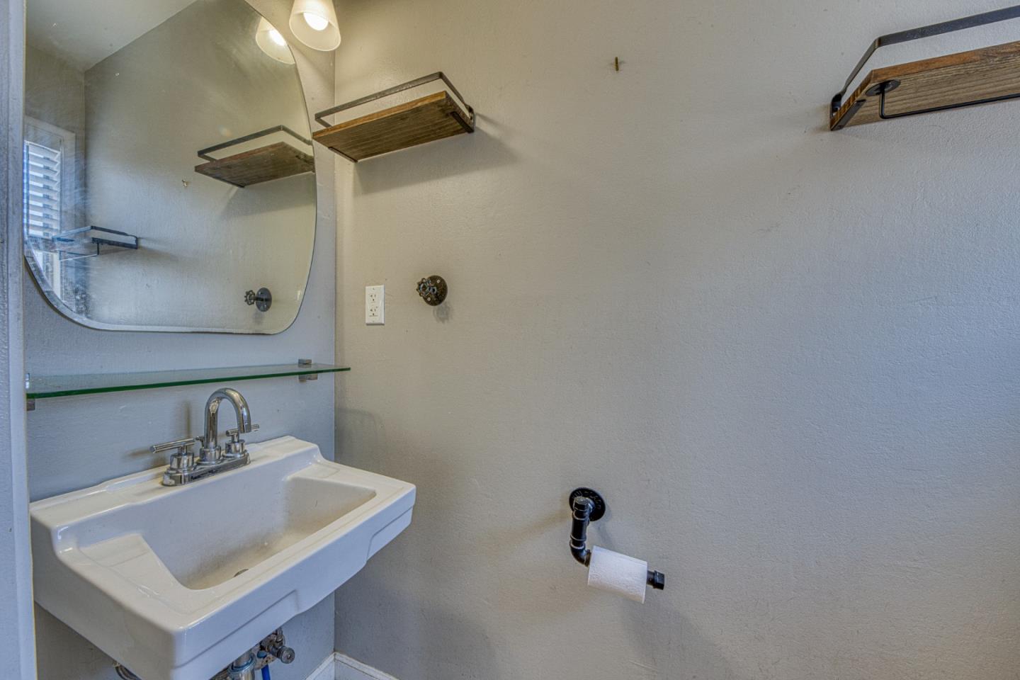 665 Paradise Road, Unit B Salinas, CA 93907 - Photo 24 of 31 Gallery Image 24