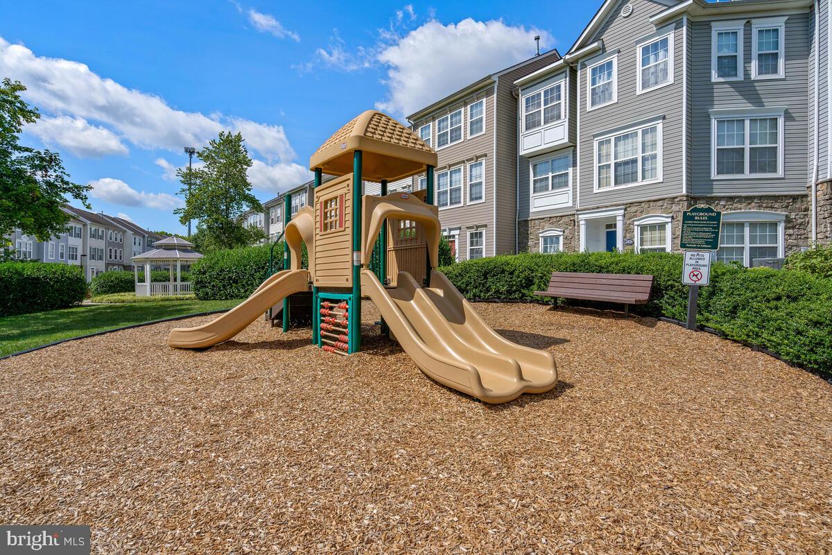 43579 Patching Pond Square Ashburn, VA 20147 - Photo 14 of 18 Community Playground