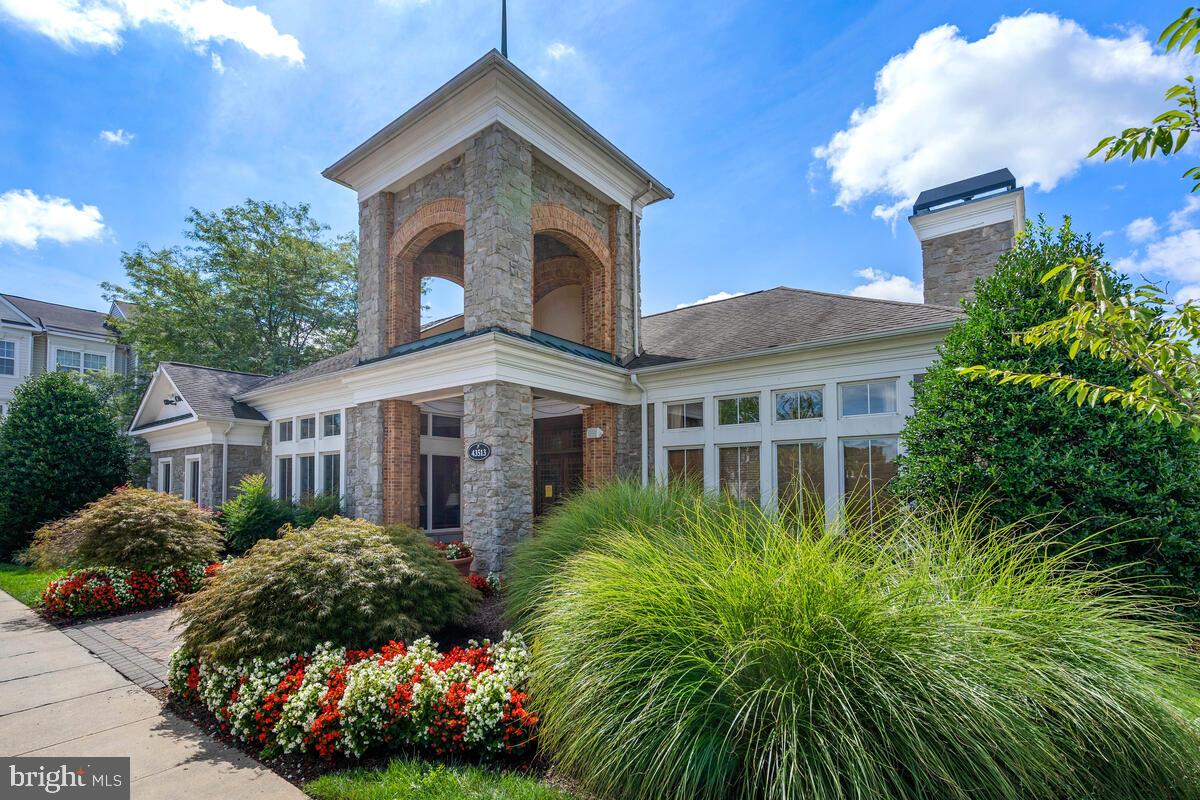 43579 Patching Pond Square Ashburn, VA 20147 - Photo 17 of 18 Community