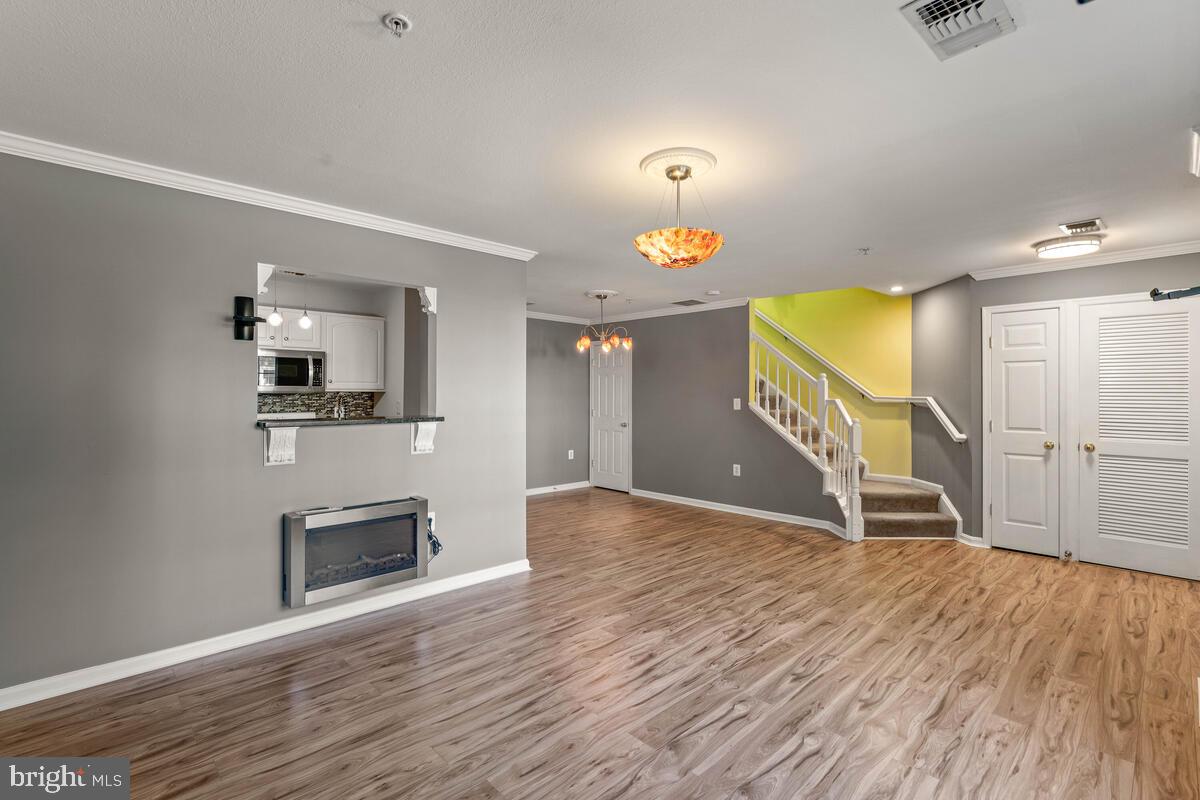 43579 Patching Pond Square Ashburn, VA 20147 - Photo 3 of 18 Family room