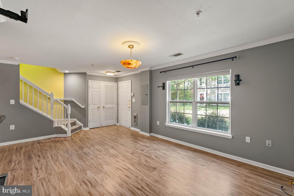 43579 Patching Pond Square Ashburn, VA 20147 - Photo 4 of 18 Family room