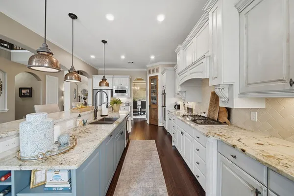 $999,000 | 2513 Royal Field Lane, Friendswood, TX 77546