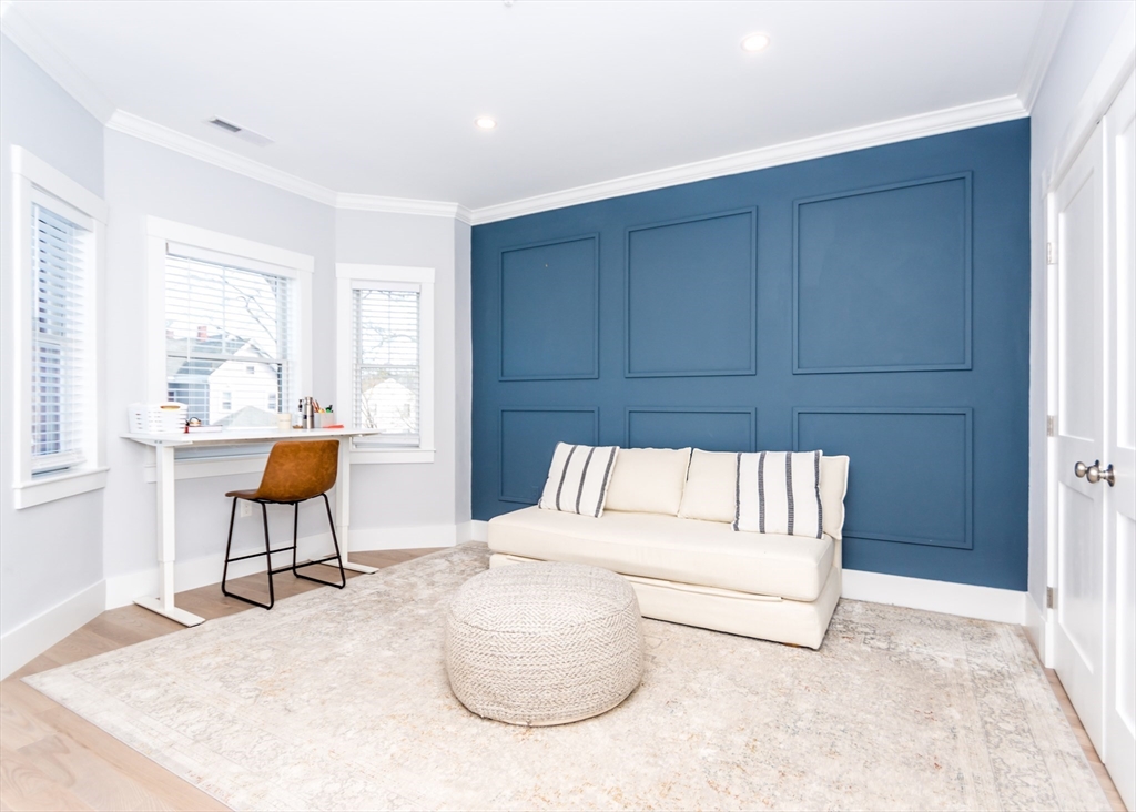 29 Cherry Street, Unit 2 Waltham, MA 02453 - Photo 24 of 32 a living room with furniture