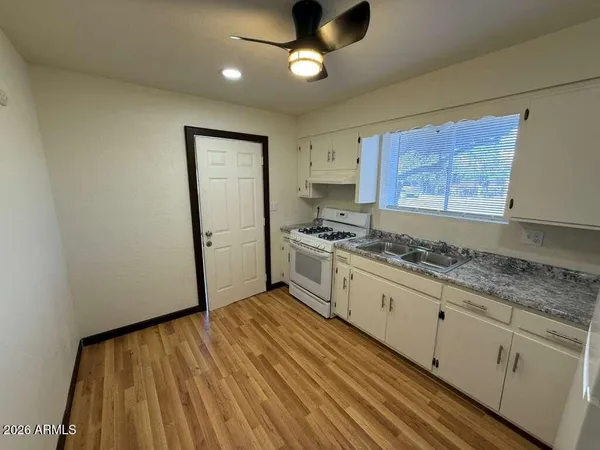 $600 | 860 East 13th Street, Unit 2, Douglas, AZ 85607