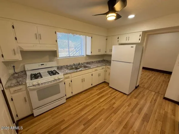 $600 | 860 East 13th Street, Unit 2, Douglas, AZ 85607