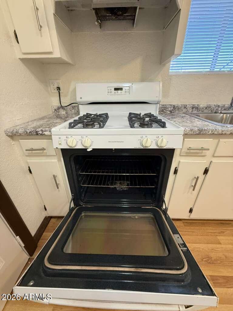 860 East 13th Street, Unit 2 Douglas, AZ 85607 - Photo 6 of 11 WhatsApp Image 2025-10-01 at 9.44.27 AM