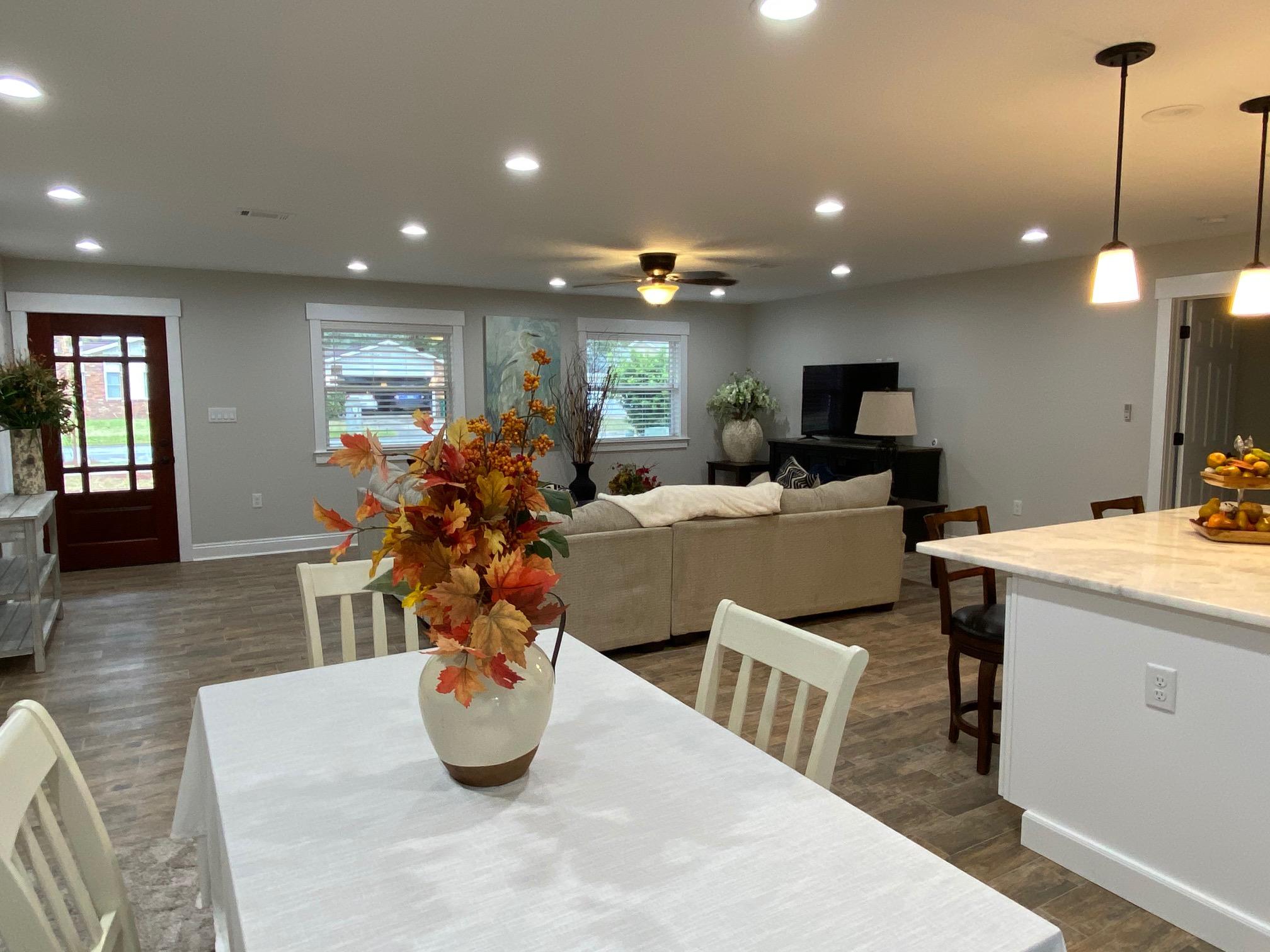 321 St Andrews Drive Niceville, FL 32578 - Photo 8 of 15 a kitchen with a sink a counter and chairs