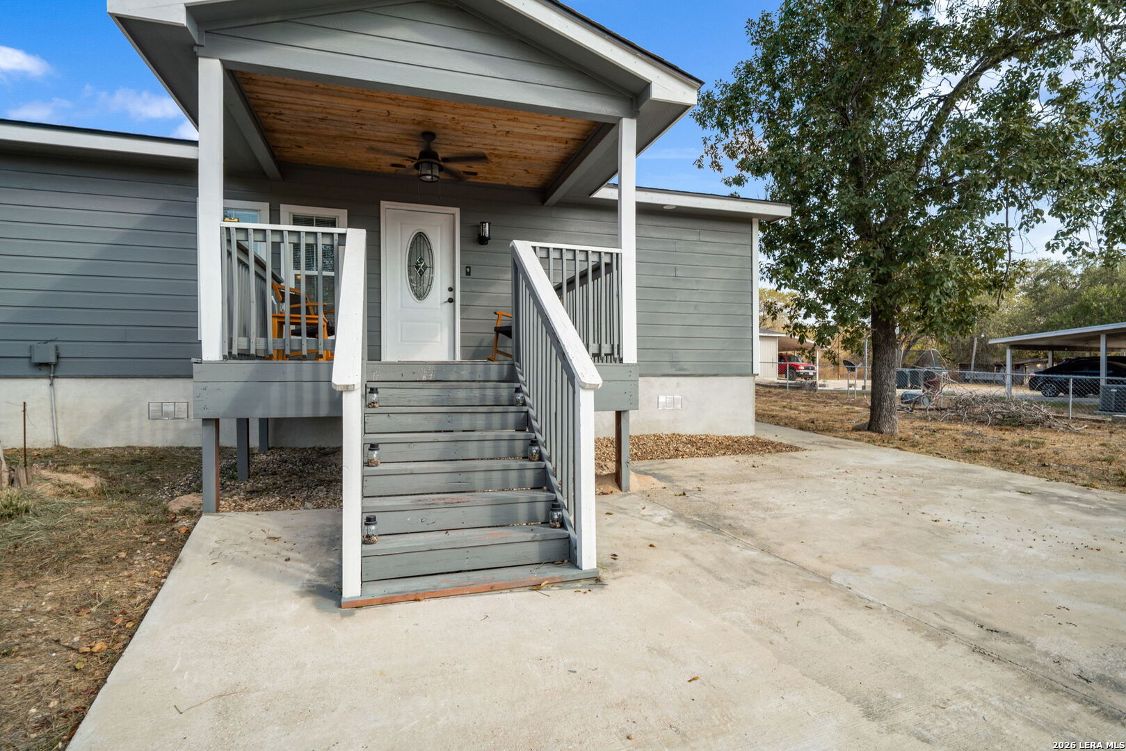 974 South Addison Street San Antonio, TX 78264 - Photo 5 of 37 a view of entryway