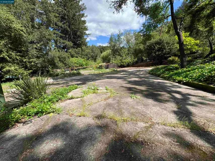 $1,699,000 | 163 El Toyonal, Orinda, CA 94563