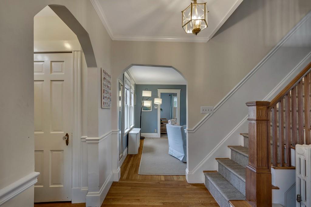 34 Oneida Road Winchester, MA 01890 - Photo 2 of 27 Gallery Image 2