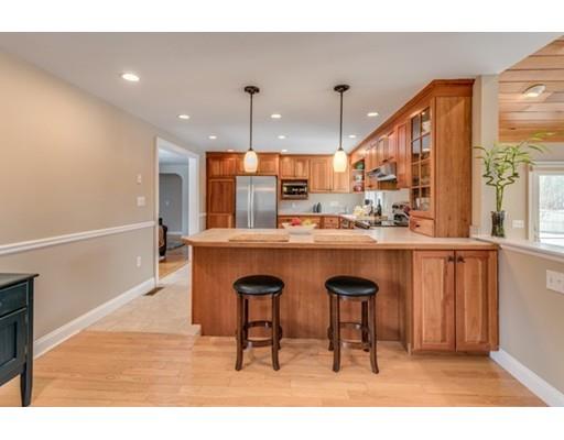 32 Shelby Road Reading, MA 01867 - Photo 8 of 30 Gallery Image 8
