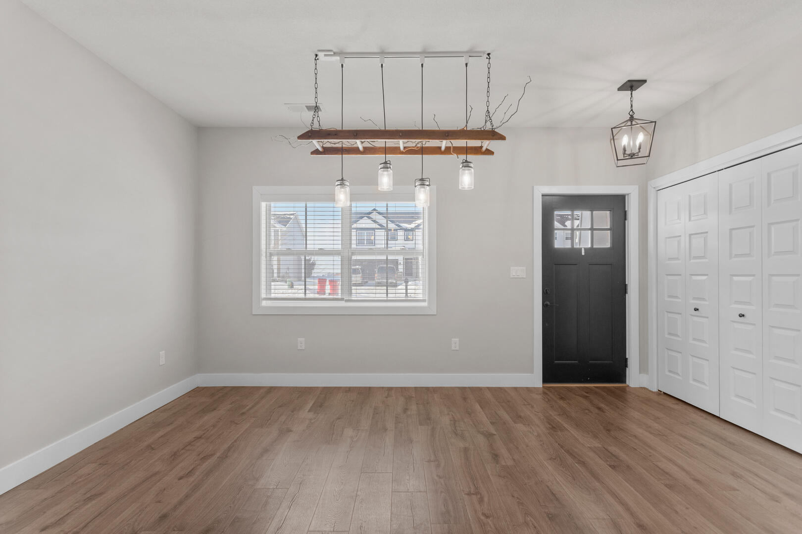 1604 Peppermill Lane Champaign, IL 61822 - Photo 5 of 33