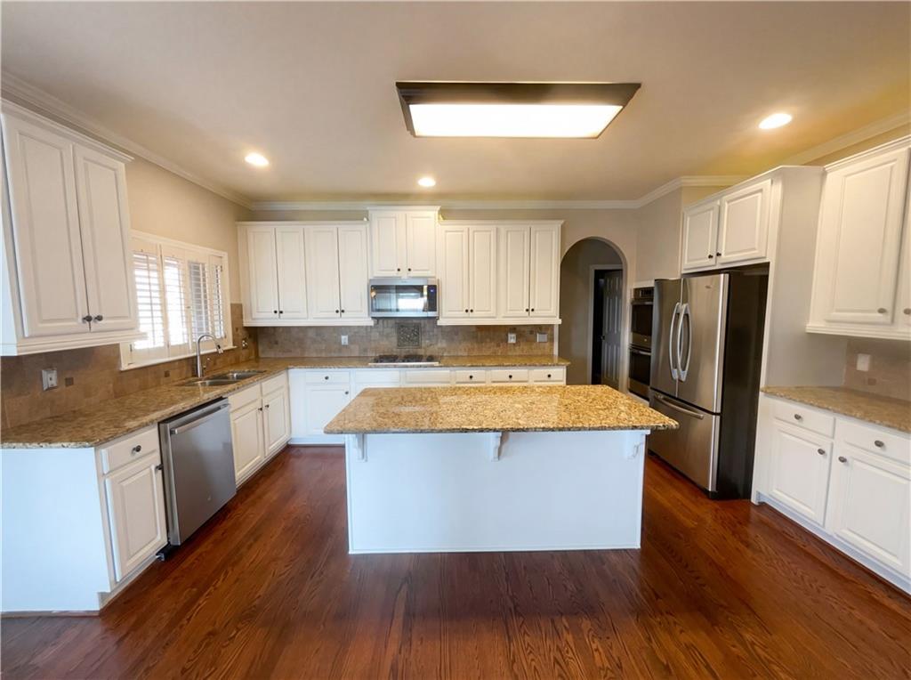 525 Waterside Court Canton, GA 30114 - Photo 3 of 40