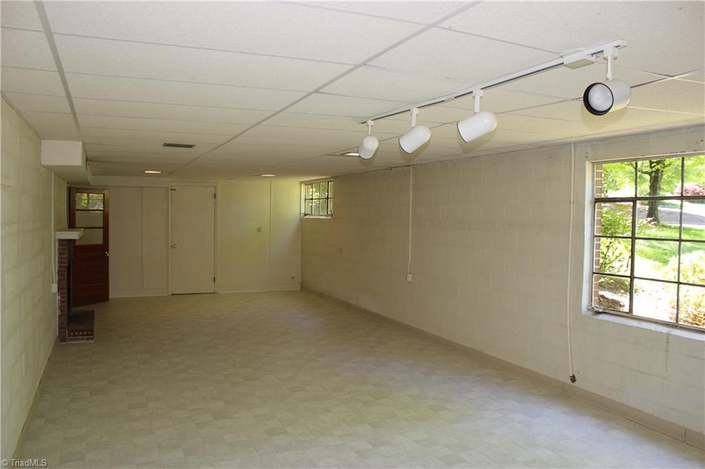 1515 Berwick Road Southwest Winston-Salem, NC 27103 - Photo 24 of 29 Gallery Image 24