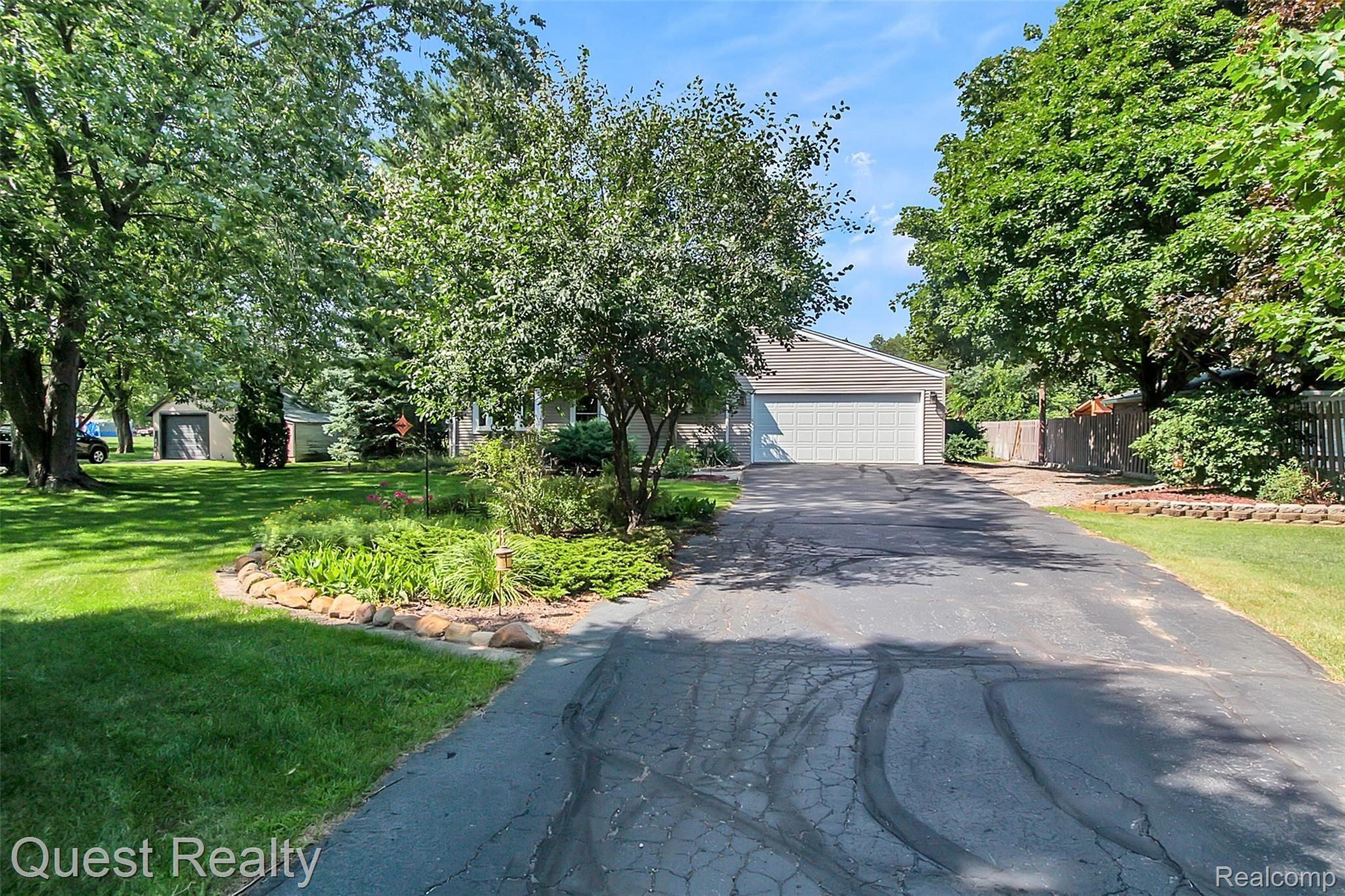 8980 Davisburg Road Clarkston, MI 48348 - Photo 3 of 59 8980 Davisburg Rd - HD Drone Photography-1.jpg