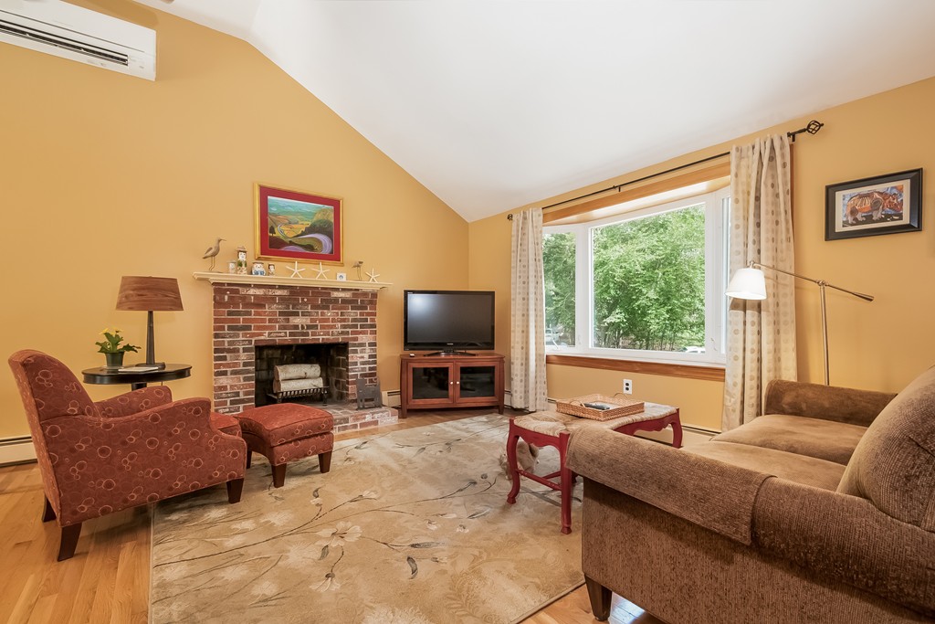 105 Ashtead Road Bridgewater, MA 02324 - Photo 4 of 23 Gallery Image 4