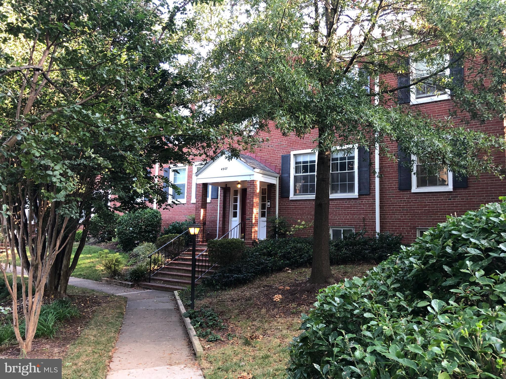 4907 29th Road South, Unit B1 Arlington, VA 22206 - Photo 1 of 20 Front Entrance