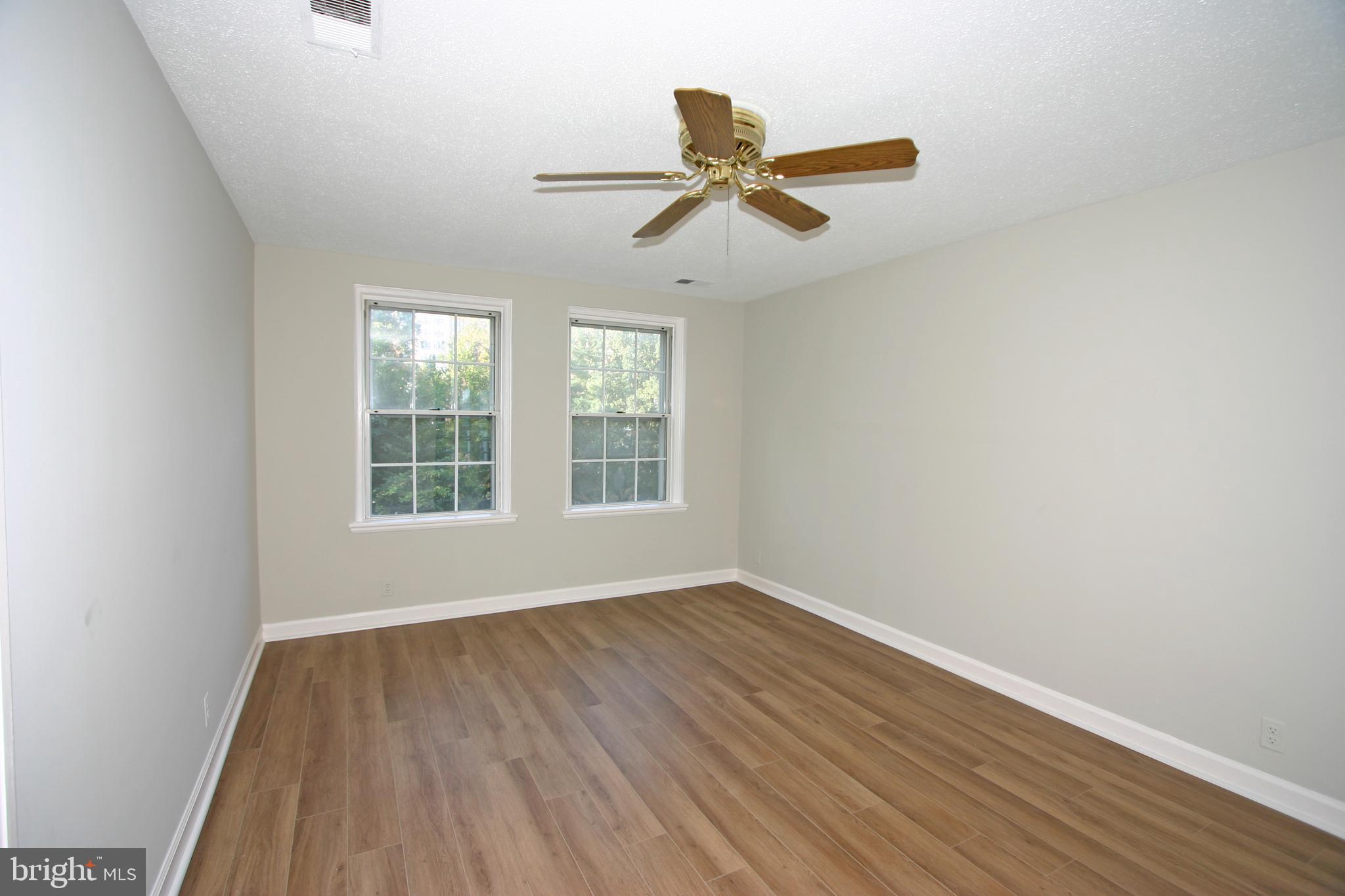 4907 29th Road South, Unit B1 Arlington, VA 22206 - Photo 5 of 20 Kitchen