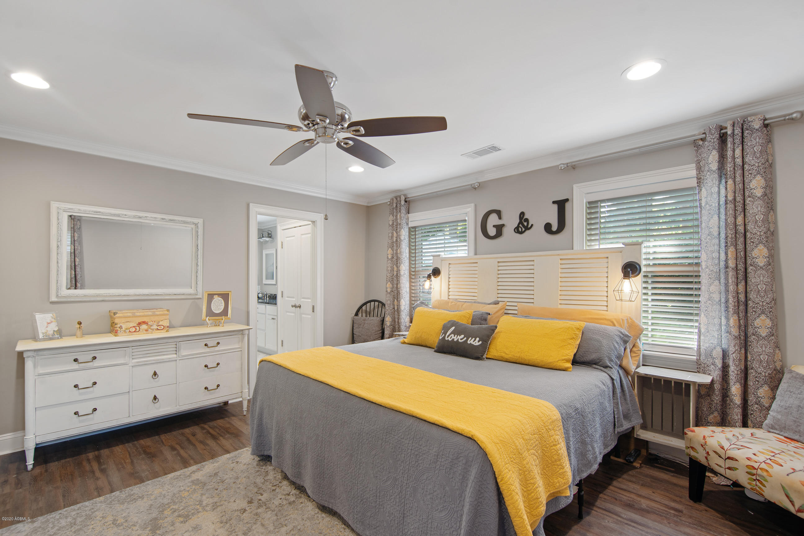 1513 Riverside Drive Beaufort, SC 29902 - Photo 12 of 32 Can accomodate a King Size Bed