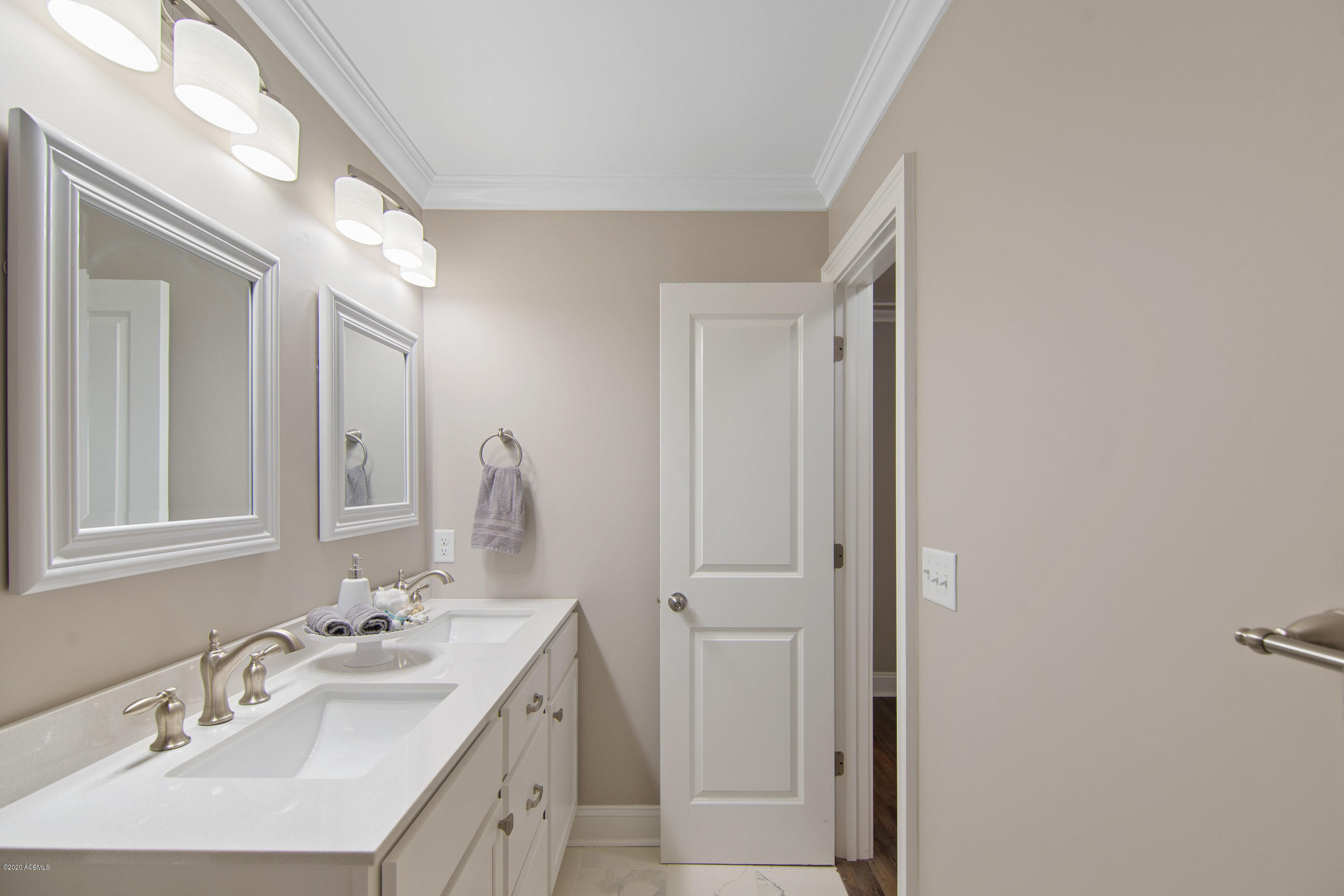 1513 Riverside Drive Beaufort, SC 29902 - Photo 18 of 32 Guest Bath with Dual Vanities