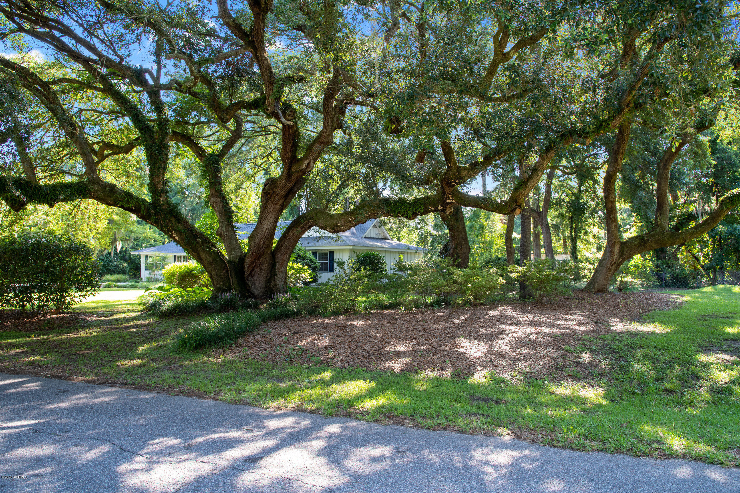 1513 Riverside Drive Beaufort, SC 29902 - Photo 2 of 32 .71 acres