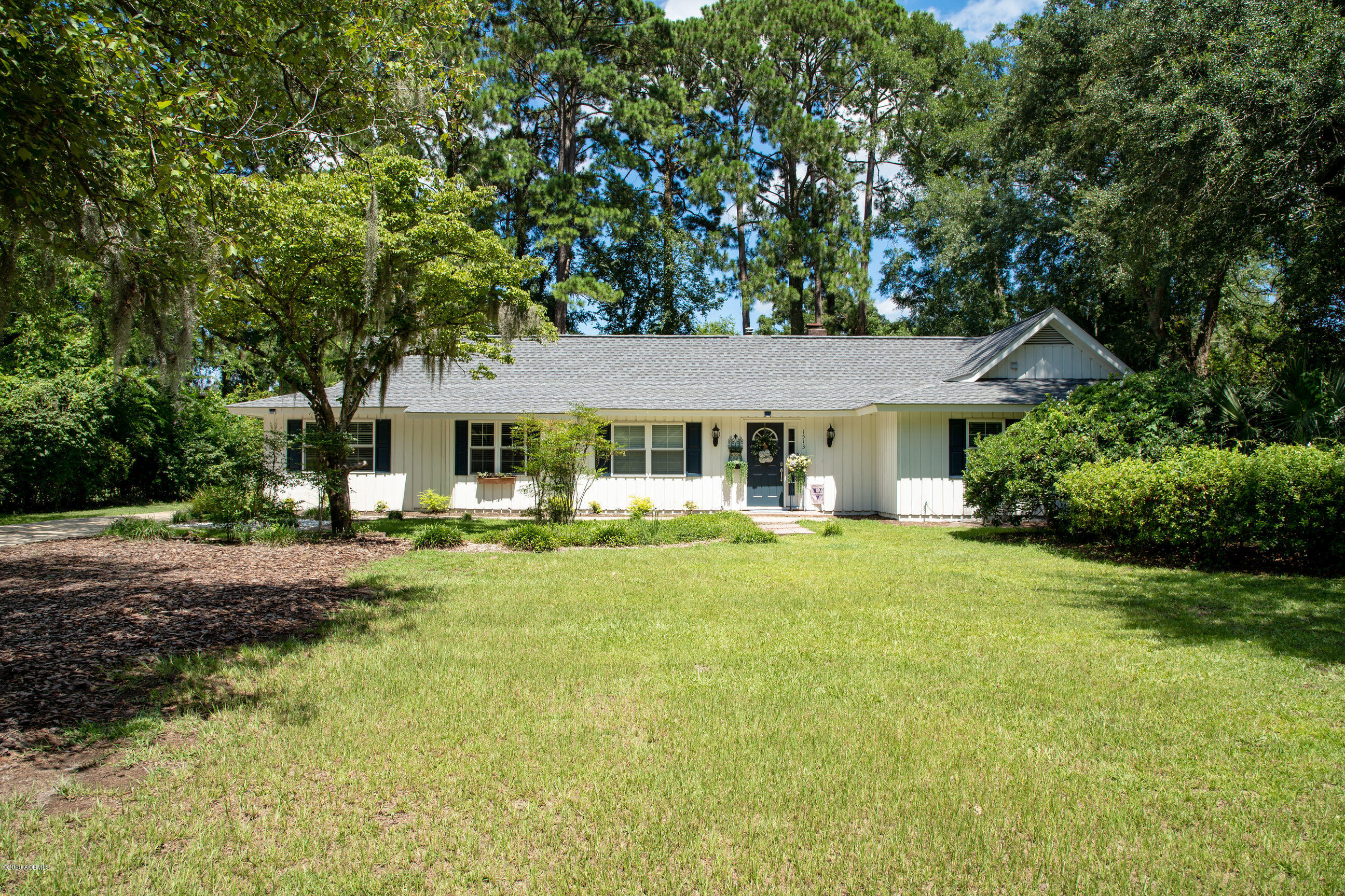 1513 Riverside Drive Beaufort, SC 29902 - Photo 31 of 32 MOVE-IN READY