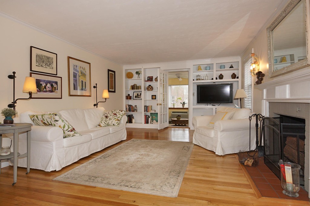 83 Craftsland Road Brookline, MA 02467 - Photo 9 of 30 Gallery Image 9